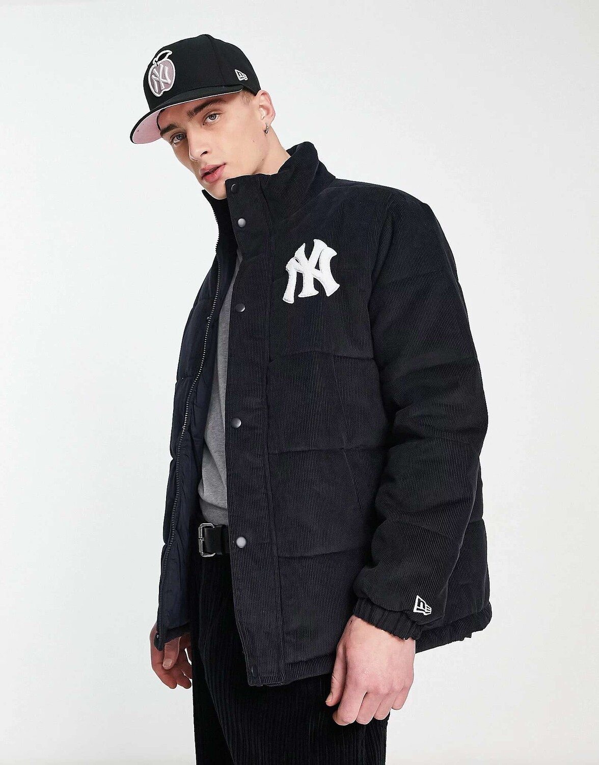 

Темно-синяя вельветовая куртка-пуховик New Era New York Yankees, Синий
