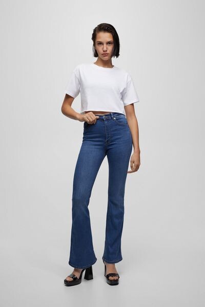 

Базовые расклешенные джинсы PULL&BEAR