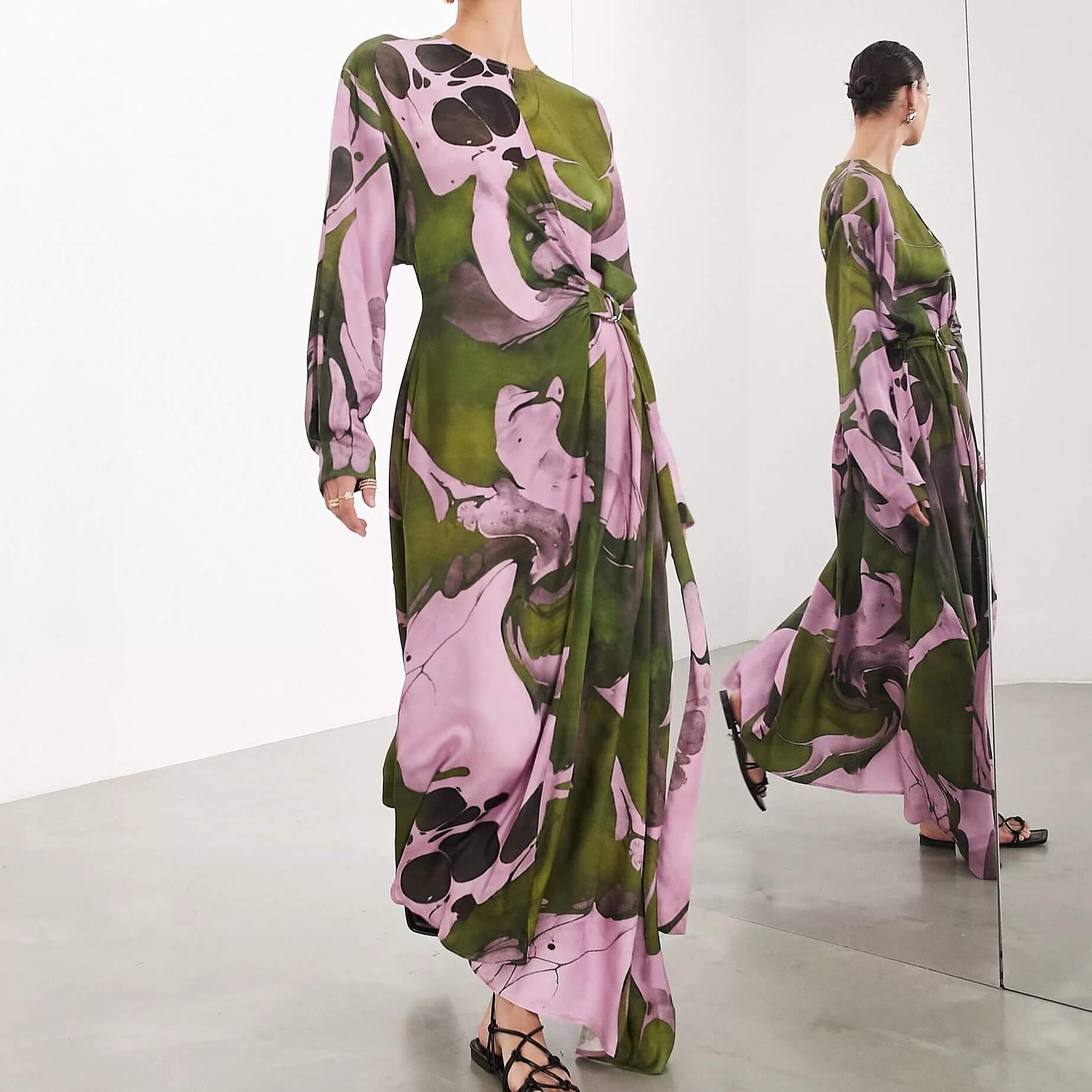 Платье-макси Asos Edition Long-sleeve Abstract Pattern And Ring Closure, темно-зеленый/розовый
