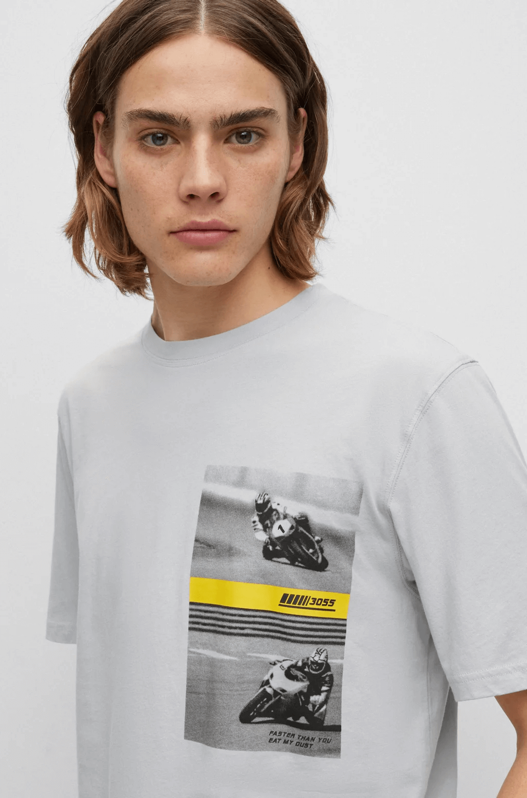 Футболка Boss Relaxed-fit Cotton With Motorbike-racing Print, светло-серый  – купить с доставкой из-за рубежа через платформу «CDEK.Shopping»