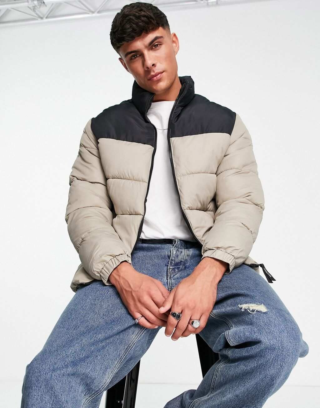 

Бежевая куртка-пуховик в стиле колор-блок Jack & Jones Originals