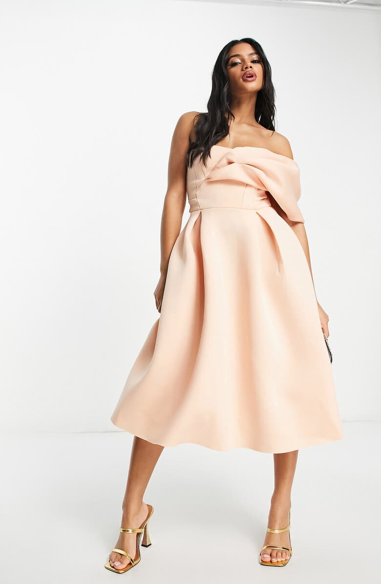 

Платье с открытыми плечами и складками спереди ASOS DESIGN, светло-розовый