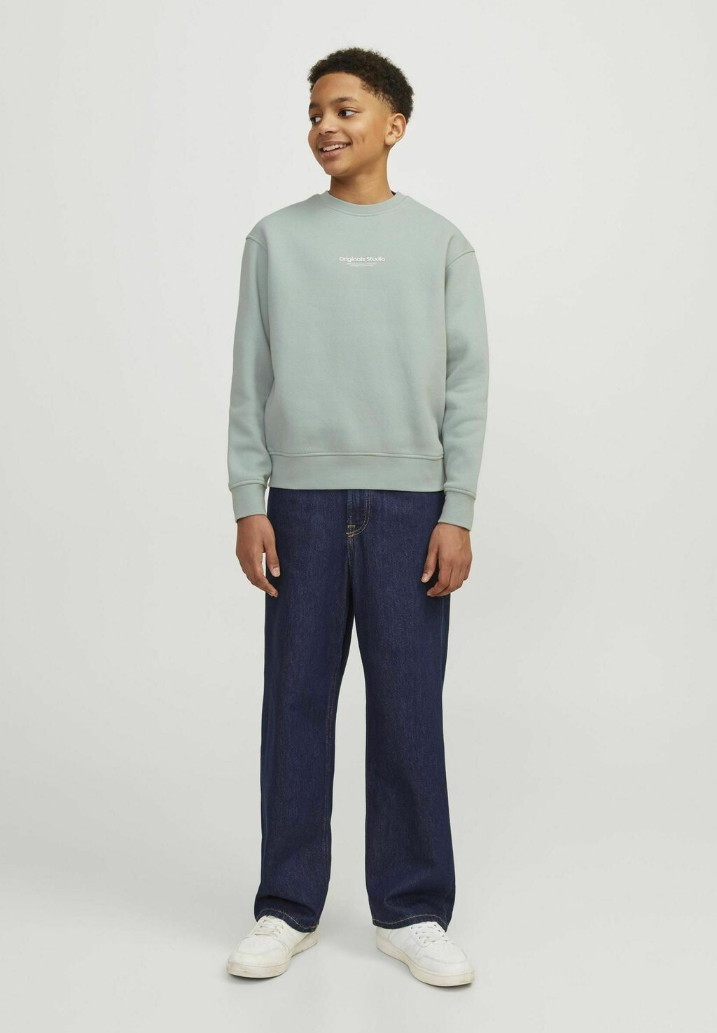 

Толстовка JORVESTERBRO CREW NECK Jack & Jones Junior, светло-серый