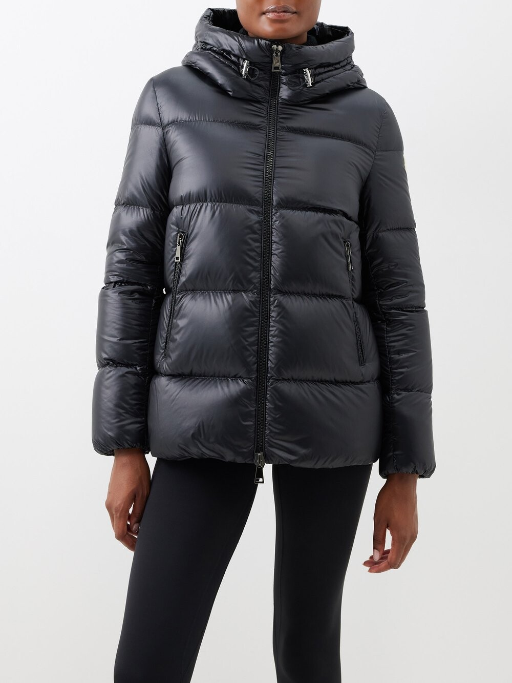 

Стеганый пуховик seritte с капюшоном Moncler, черный