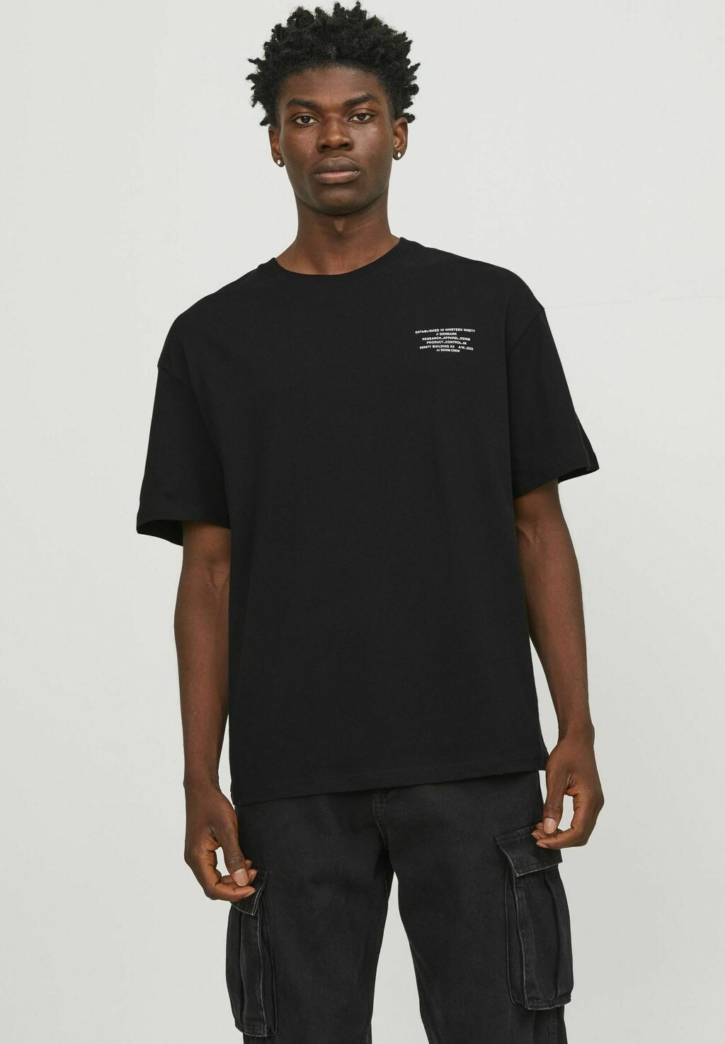 

Футболка с принтом RUNDHALS Jack & Jones, цвет black