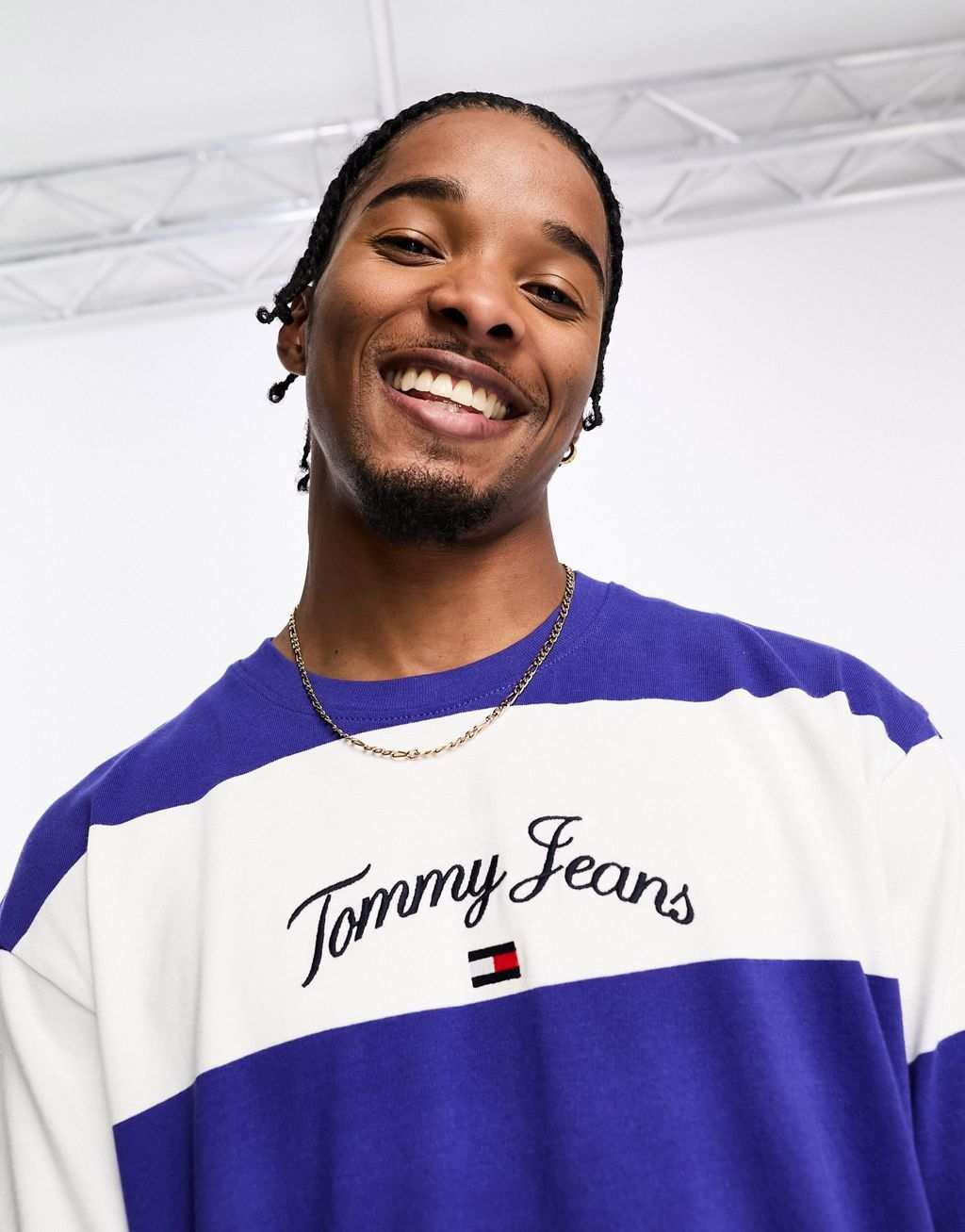

Свободная синяя футболка с логотипом и логотипом с засечками Tommy Jeans, Синий