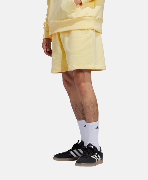 

Спортивные шорты adidas, желтый