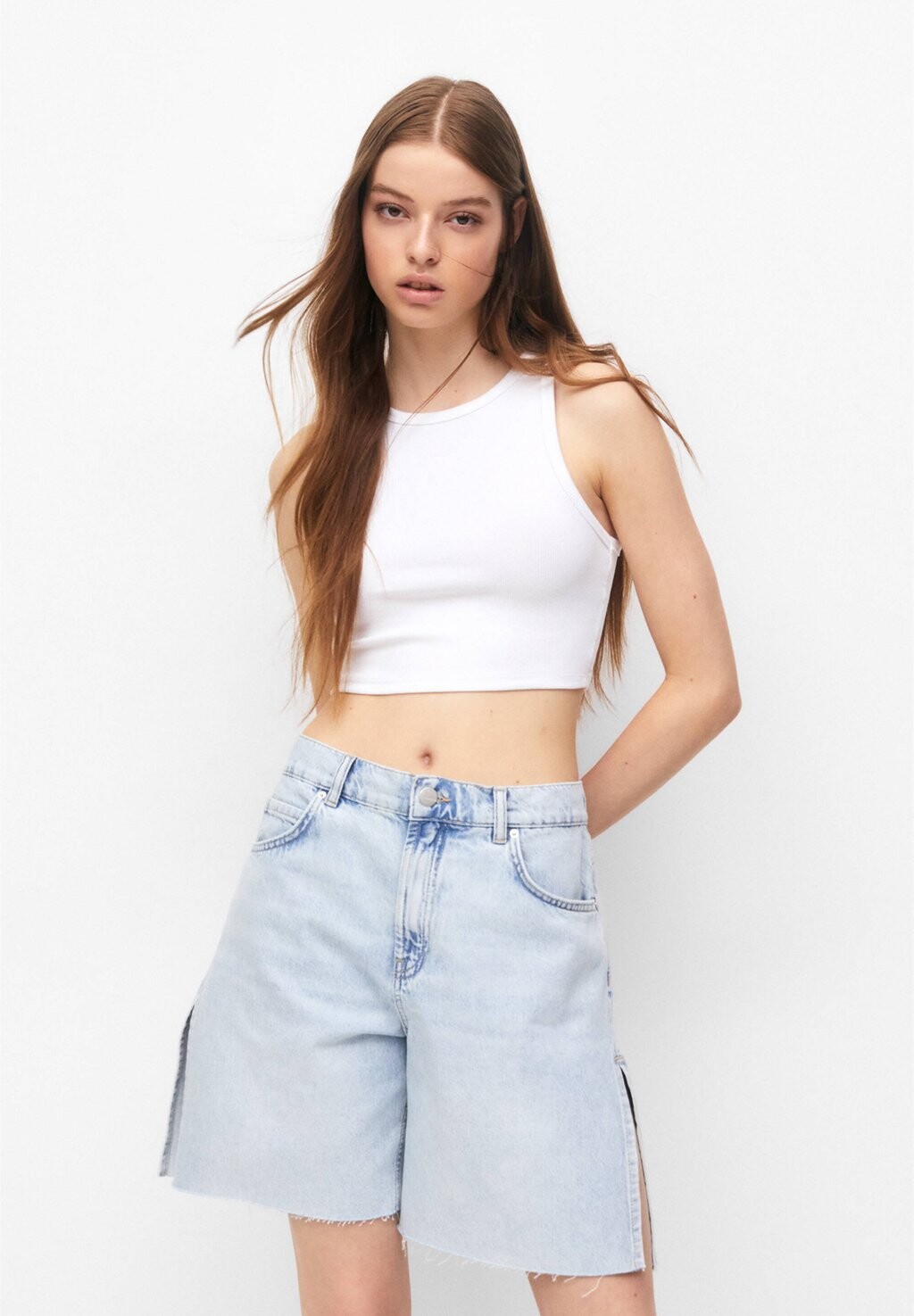 

Джинсовые шорты PULL&BEAR, синий