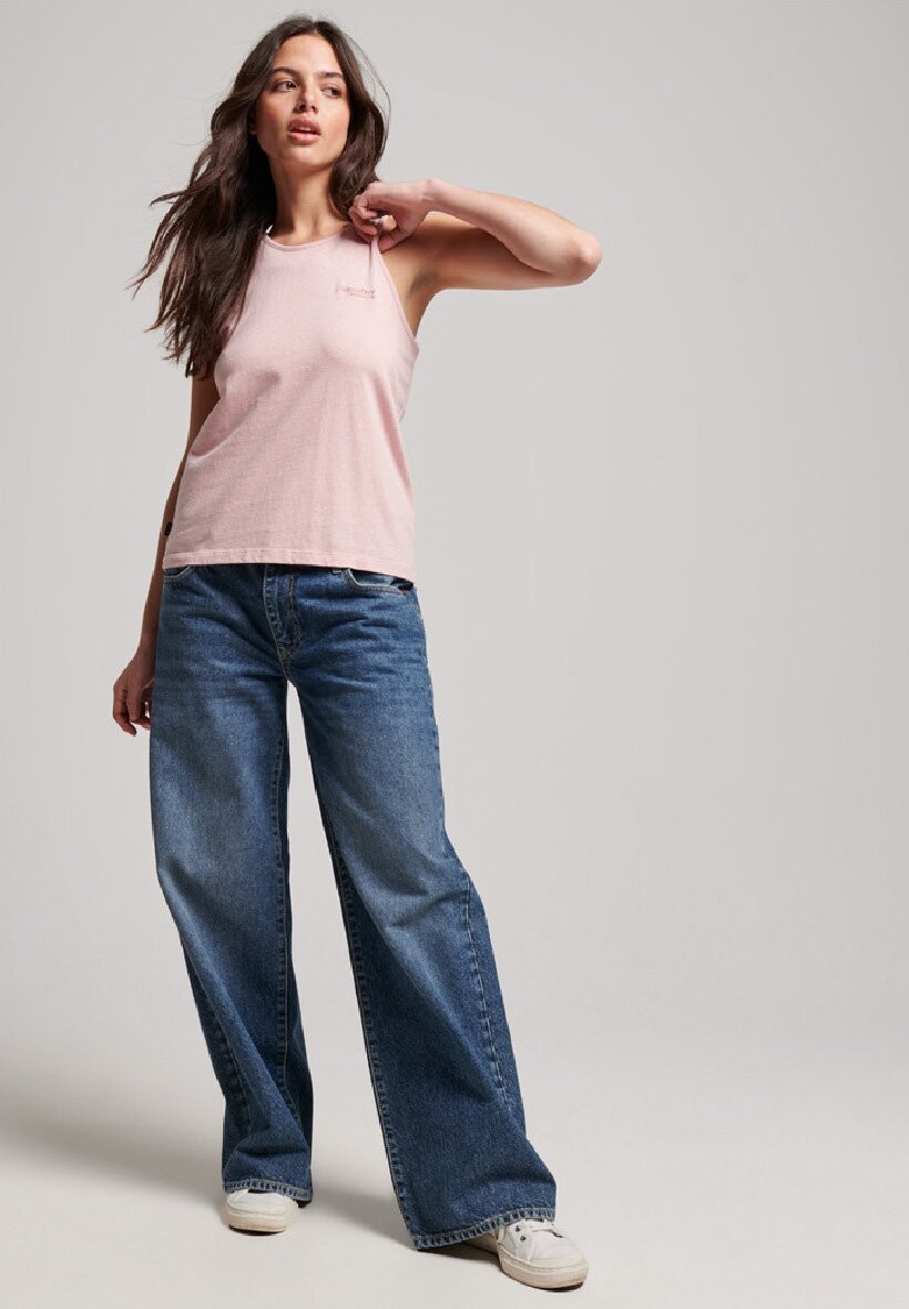 

Топ Superdry
