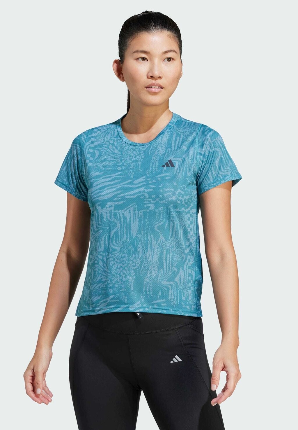 

Футболка с принтом Adidas