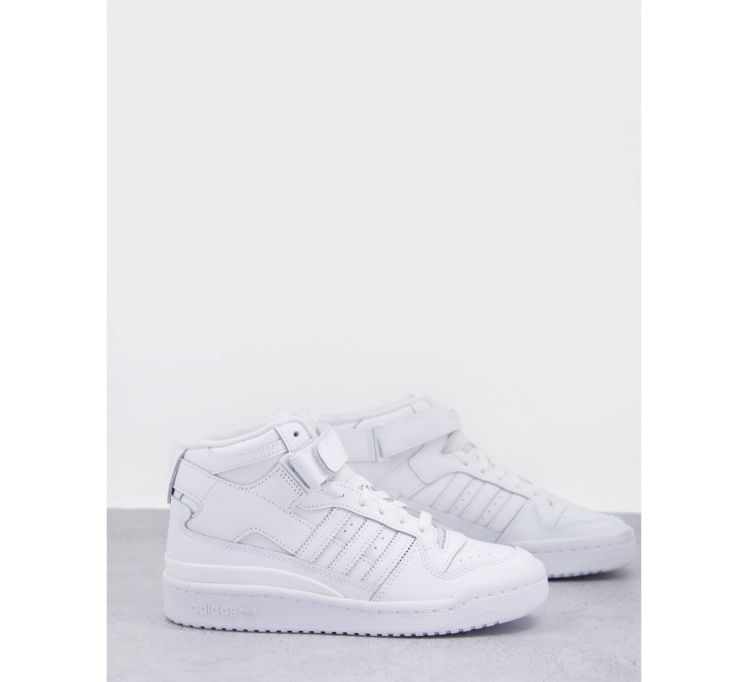 

Белые кроссовки adidas Originals Forum Mid