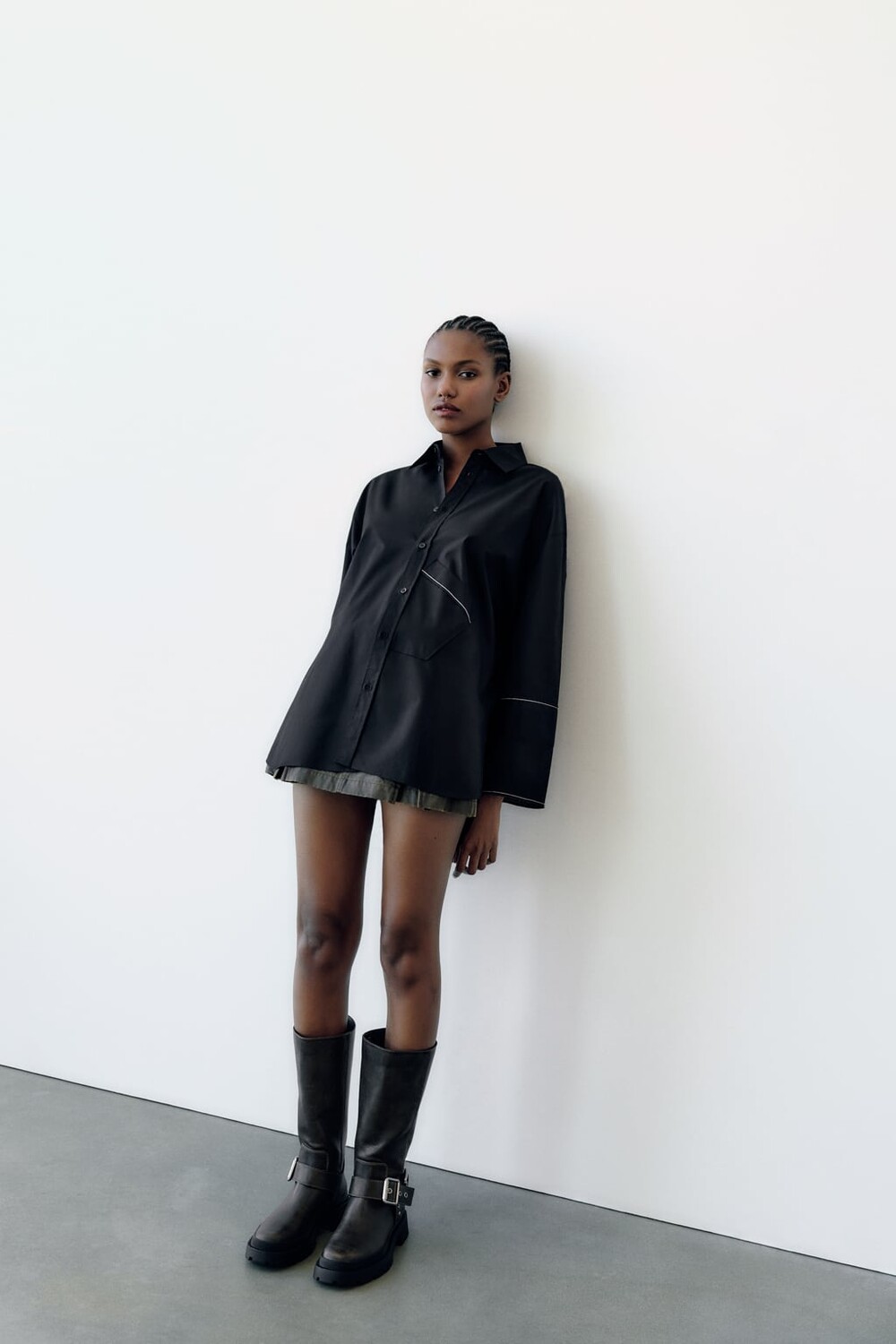 

Рубашка оверсайз с отстрочкой ZARA, черный
