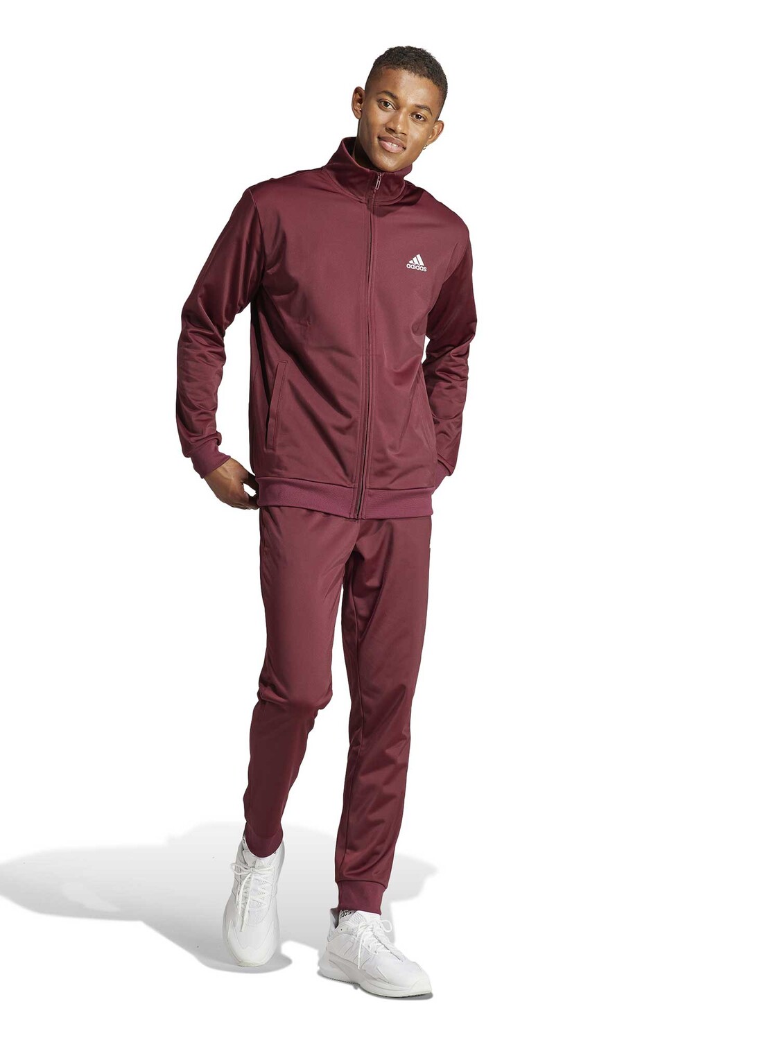 

Спортивный костюм Adidas Sportswear Linear Logo Tricot Tracksuit, красный
