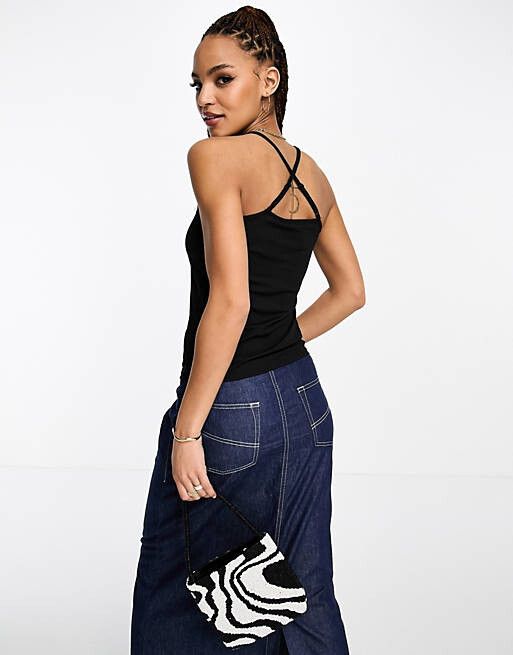 

Черный жилет с высоким воротником и перекрещенной спиной Vero Moda