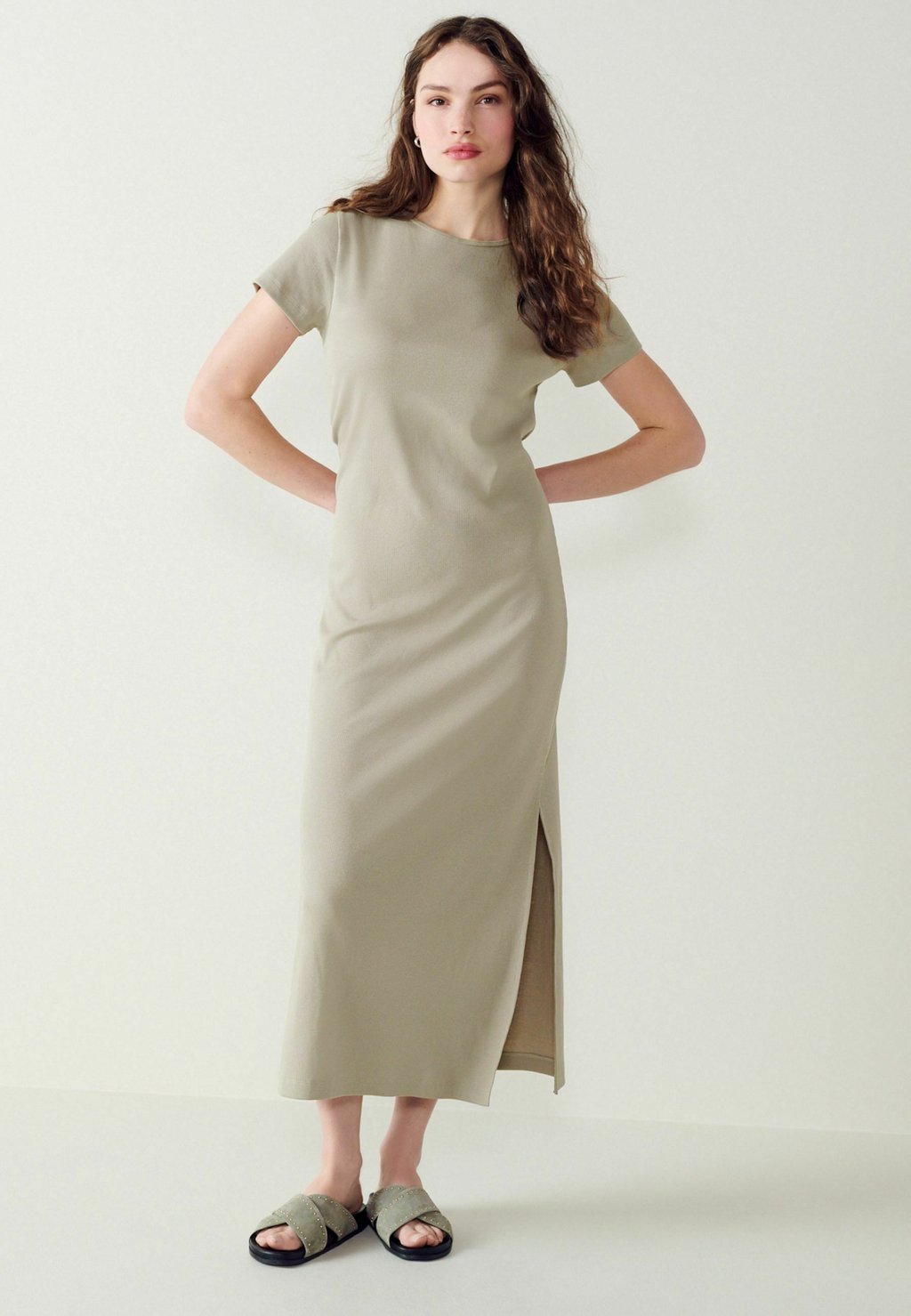 Трикотажное платье Ribbed T-Shirt Style Maxi Column Dress With Slit Detail Next, цвет stone grey