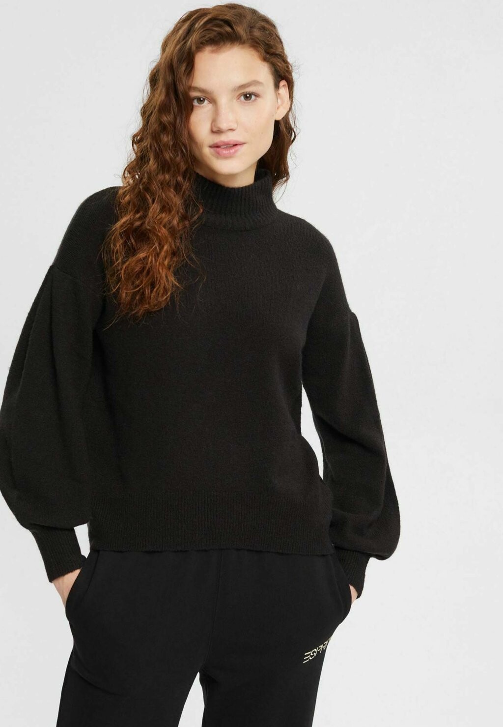 

Джемпер Esprit, черный