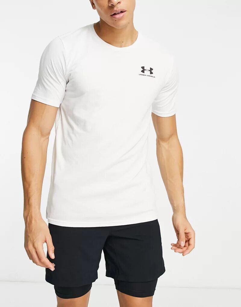 

Белая футболка с логотипом Under Armour