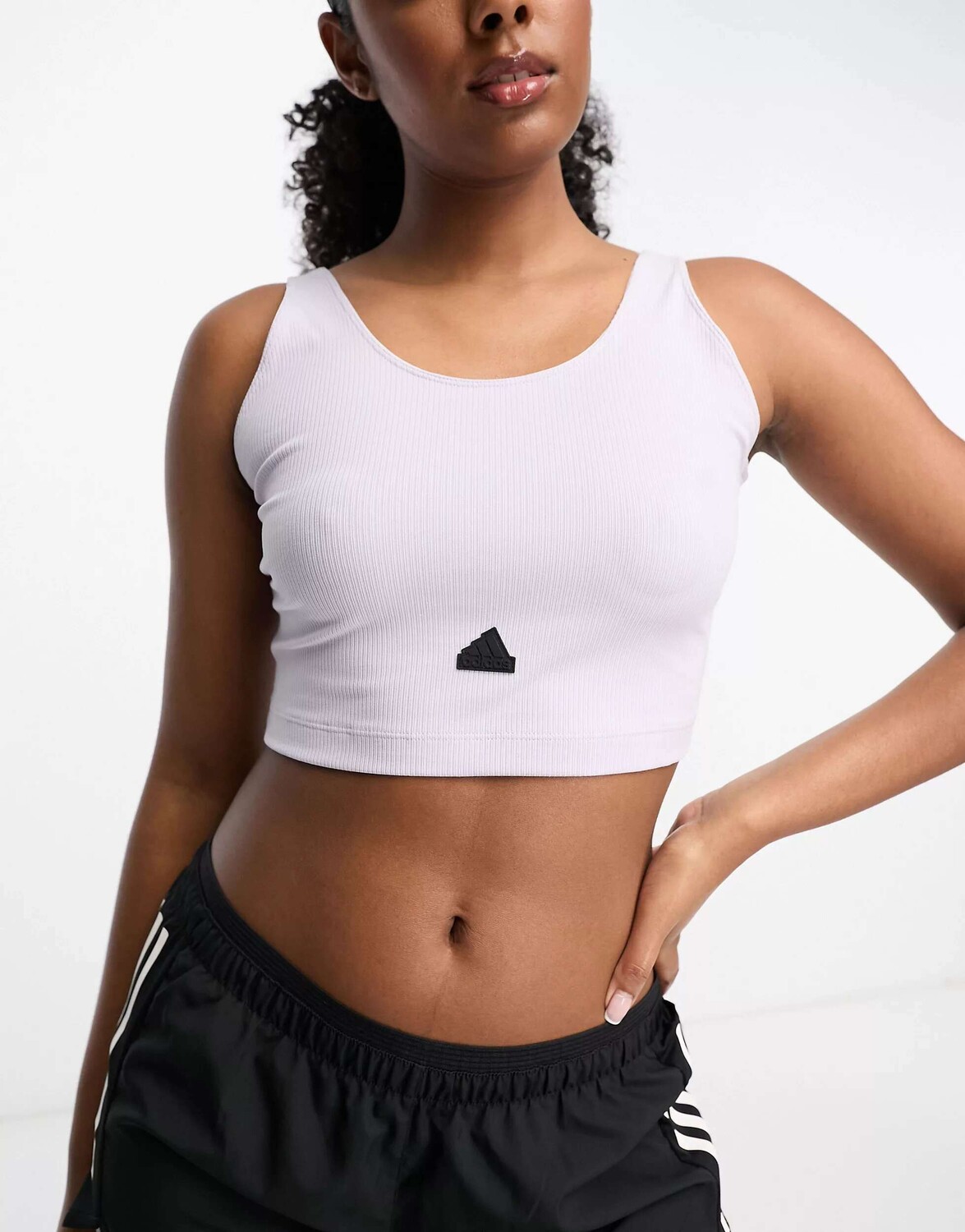 

Сиреневый укороченный топ с резиновым логотипом adidas Sportswear Future Lounge adidas performance