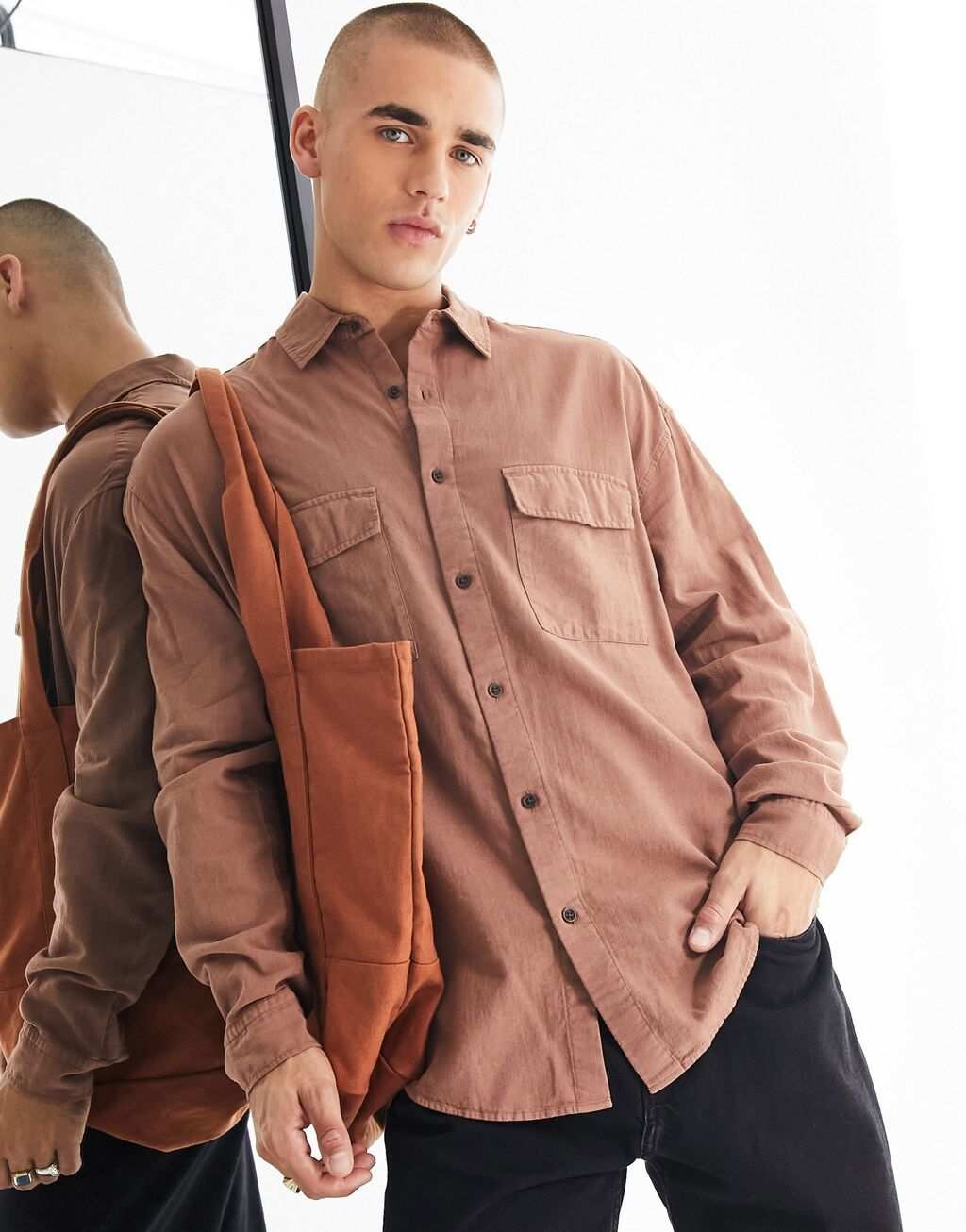 

Коричневая льняная рубашка оверсайз с двойными карманами ASOS DESIGN