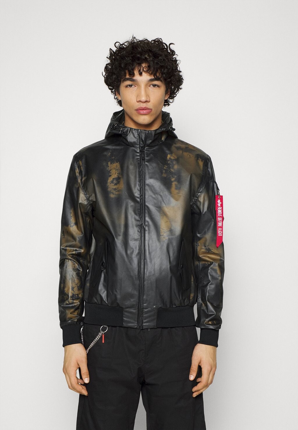 

Дождевик Alpha Industries