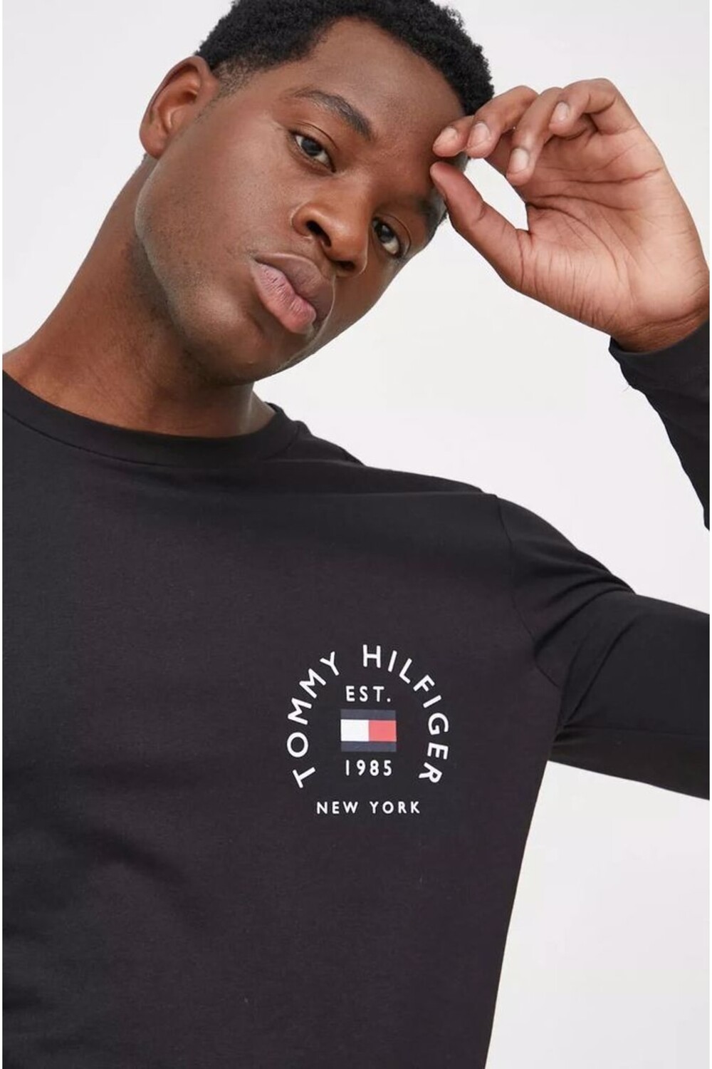 

Футболка Tommy Hilfiger, черный