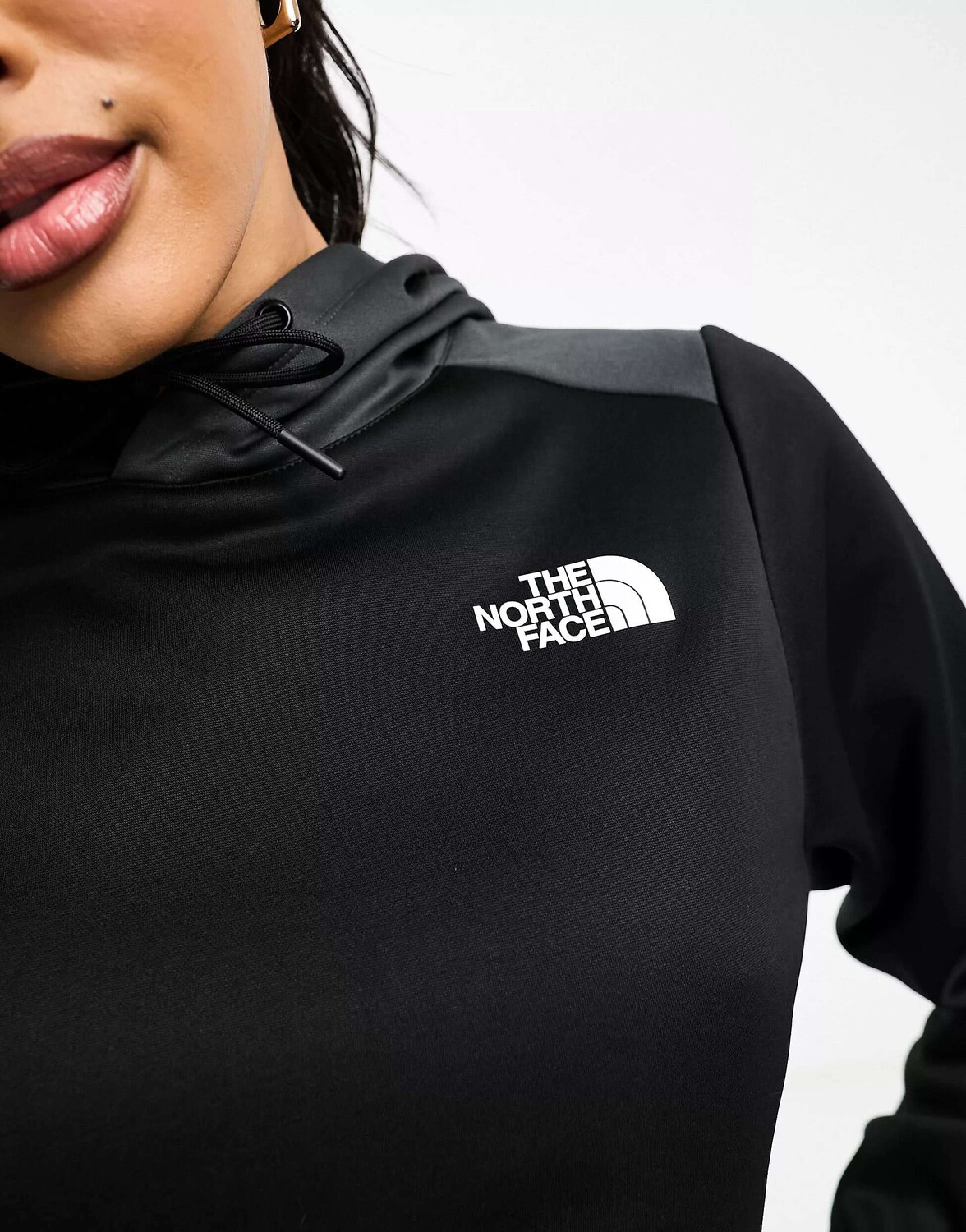 

Худи черного цвета The North Face Training Reaxion, Черный