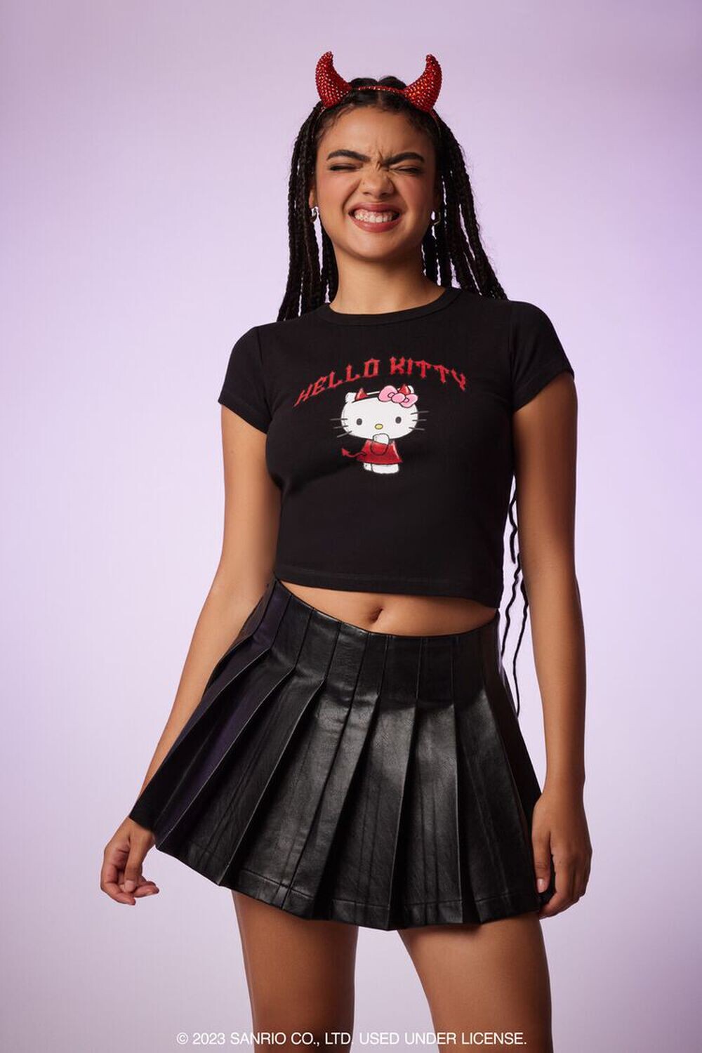 

Футболка с рисунком Devil Hello Kitty Forever 21, угольный