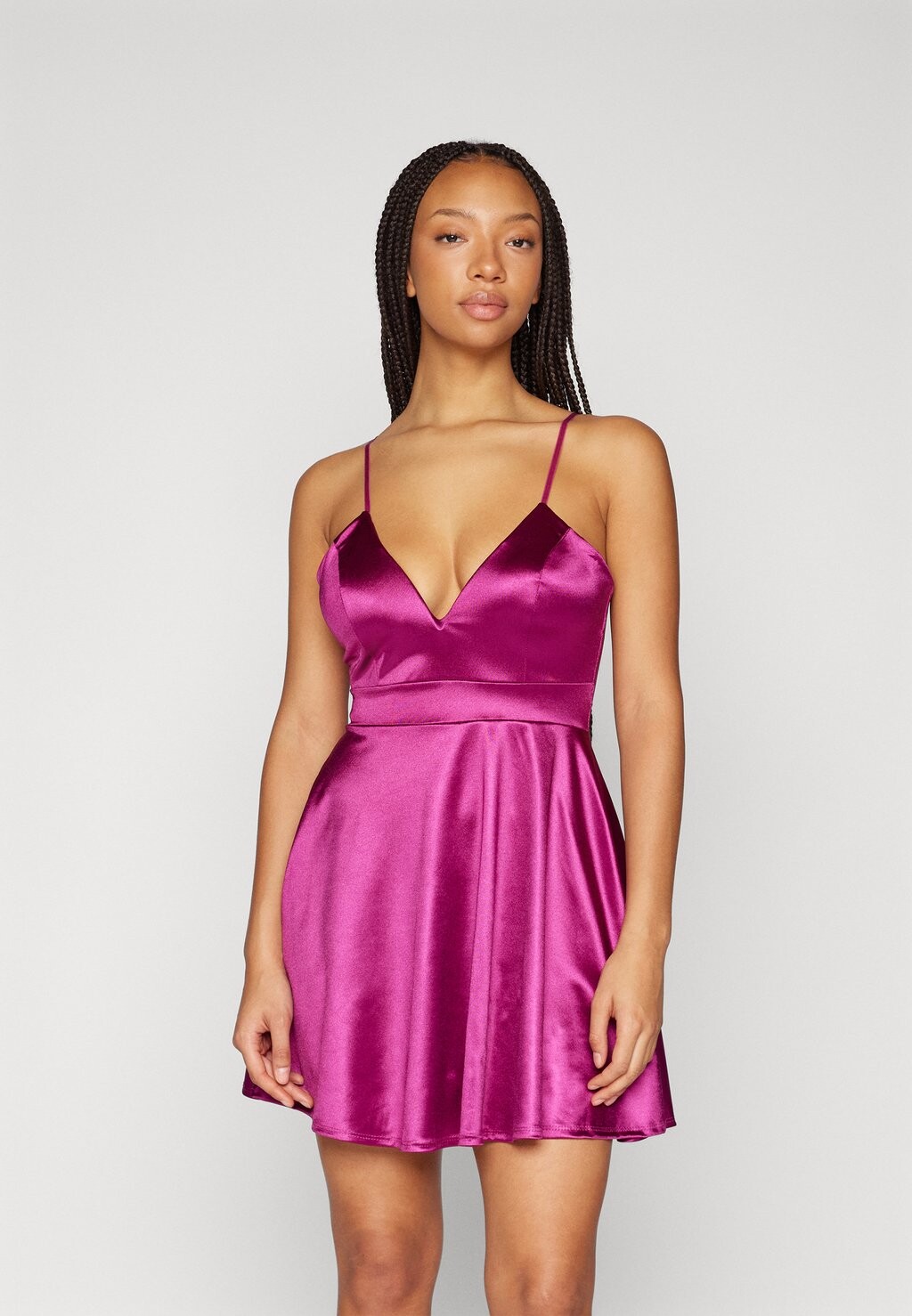 

Элегантное платье Alaia V Neck Skater WAL G., цвет magenta