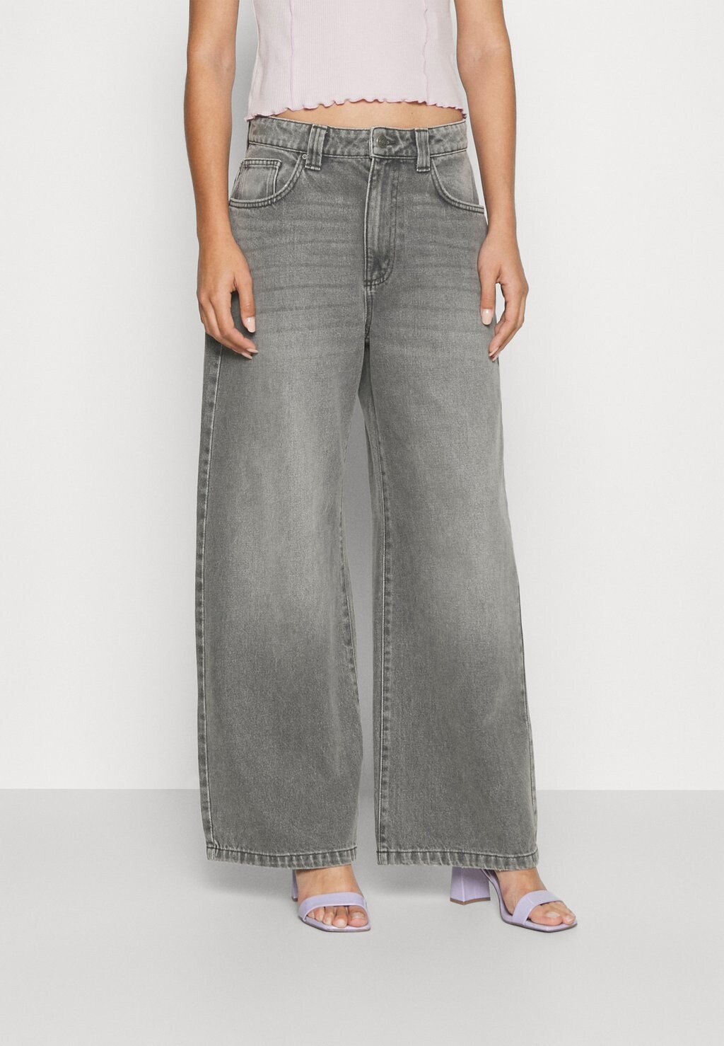 

Расклешенные джинсы Cotton On