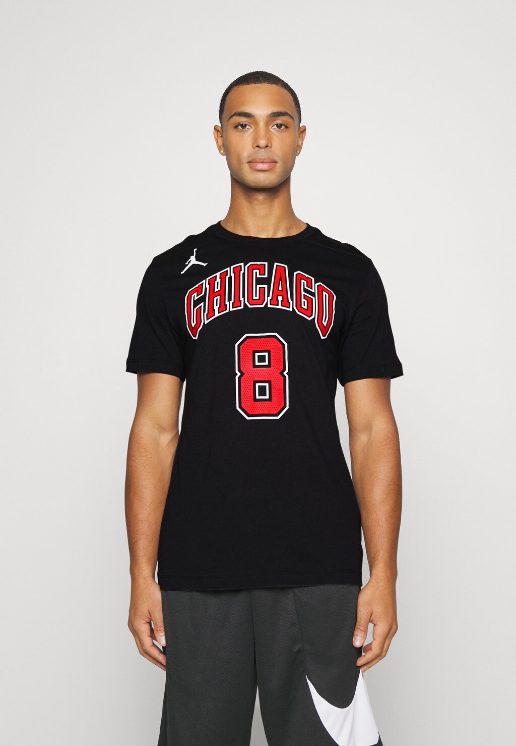 

Футболка Nike Nba Zach Lavine Chicago Bulls Name And Number Tee, черный