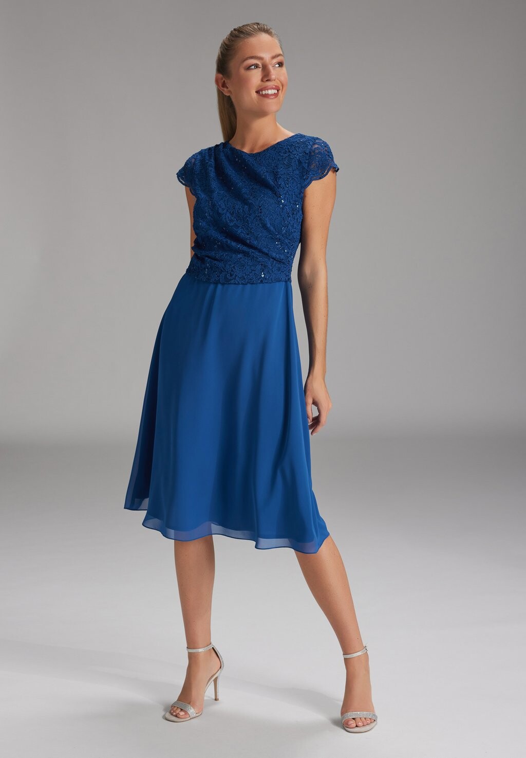 

Элегантное платье Anlass Aus Nachhaltigem Materialmix Swing, цвет dark blue