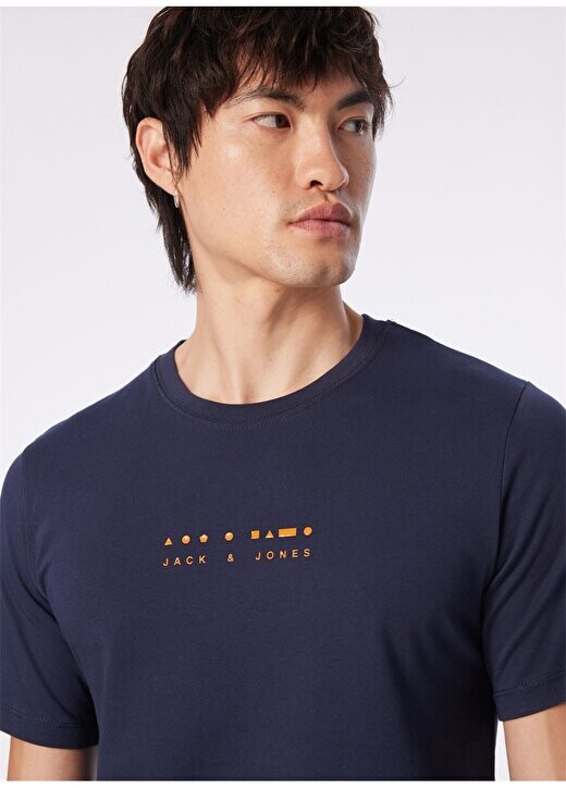 

Темно-синяя мужская футболка с круглым вырезом JCOLINCOLN TEE SS CREW NECK EXC Jack & Jones, темно-синий