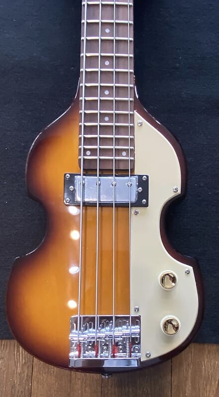 

Басс гитара Hofner Shorty Violin CT 2023 Sunburst