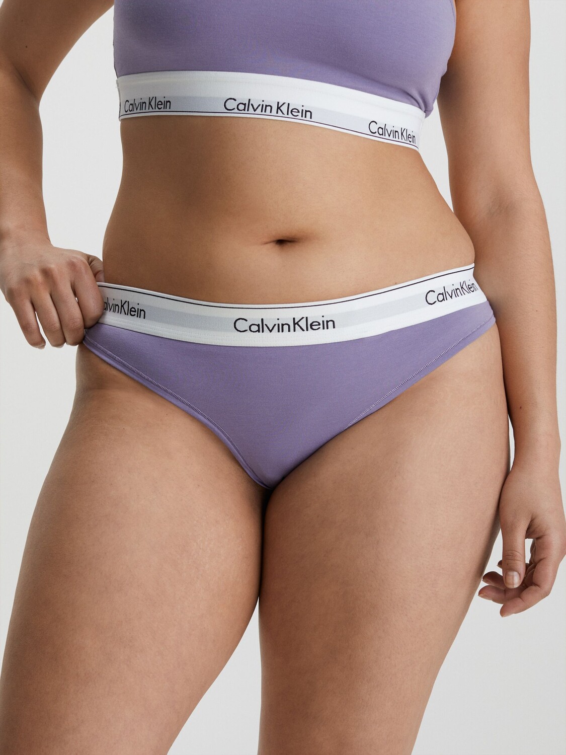 

Хлопковые стринги Calvin Klein Modern, цвет Grape