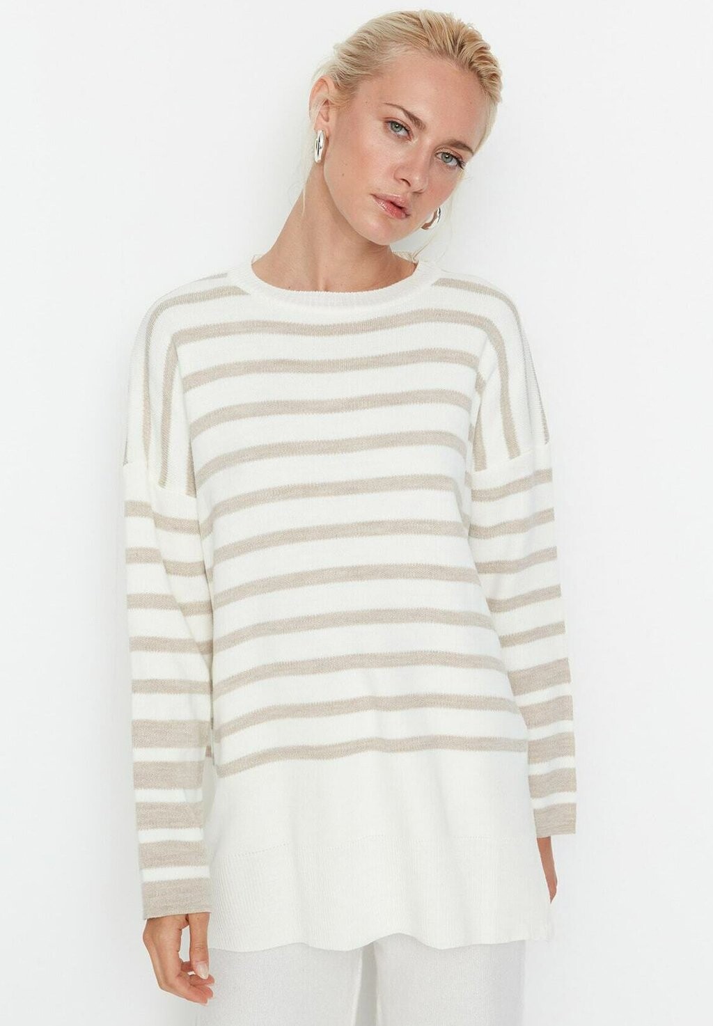 

Свитер Trendyol Modest, бежевый