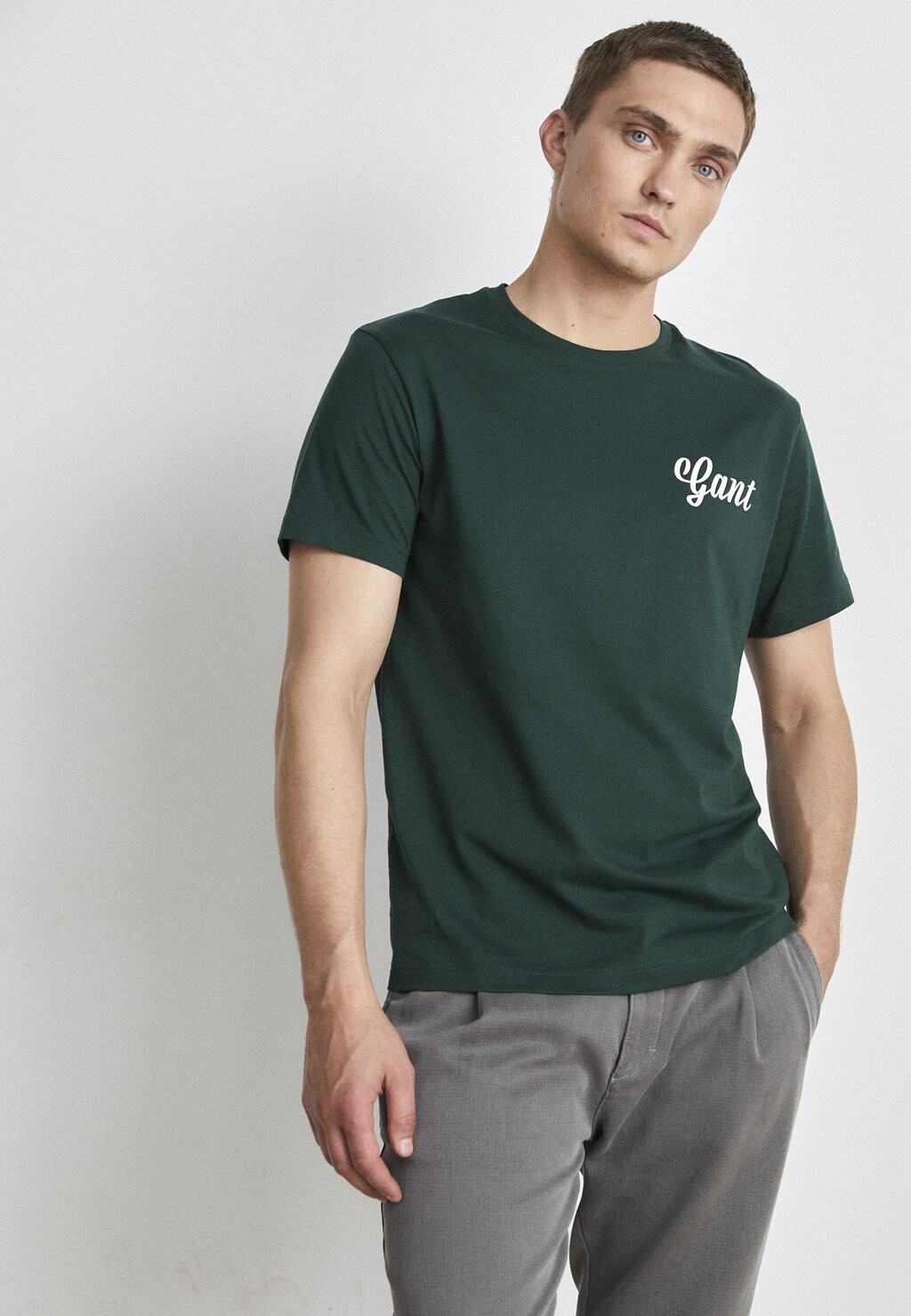 

Футболка базовая SMALL GRAPHIC GANT, цвет tartan green
