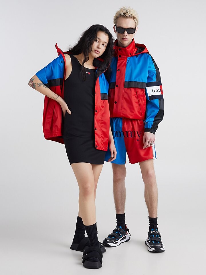 

Сатиновая ветровка с цветными блоками Tommy Collection Tommy Jeans