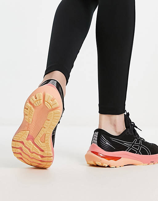 

Черные кроссовки Asics Running GT-2000 11 с контрастной подошвой