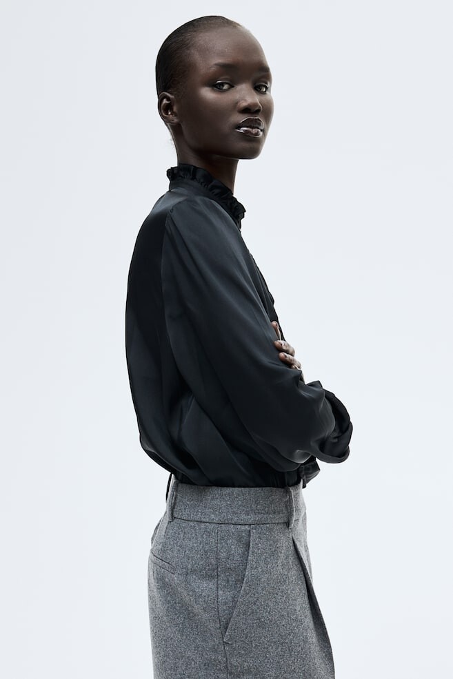

Блузка с воланами H&M, черный