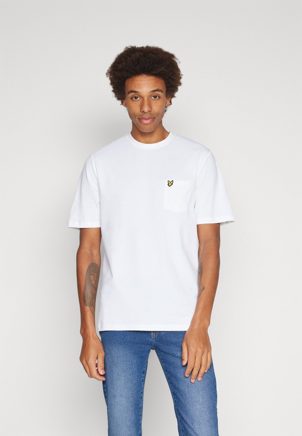 

Базовая футболка Plain Pocket Lyle & Scott, белый