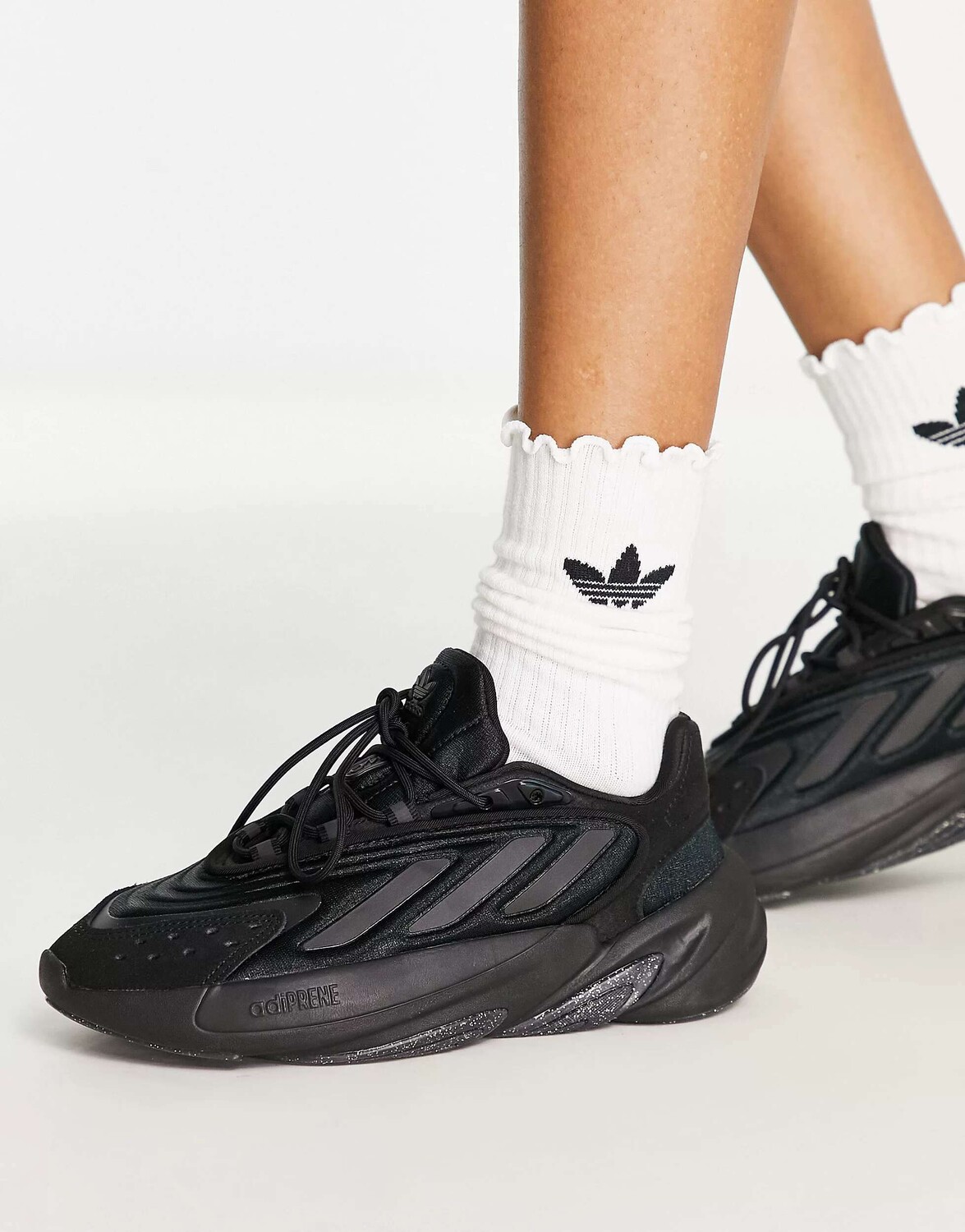

Черные кроссовки adidas Originals Ozelia, Черный