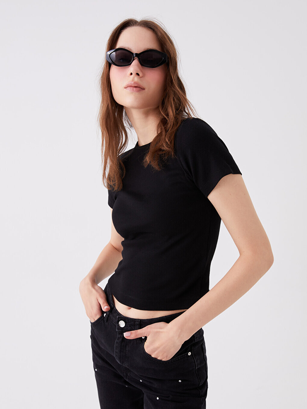 

Простая женская футболка с круглым вырезом и короткими рукавами LCW Casual, новый черный