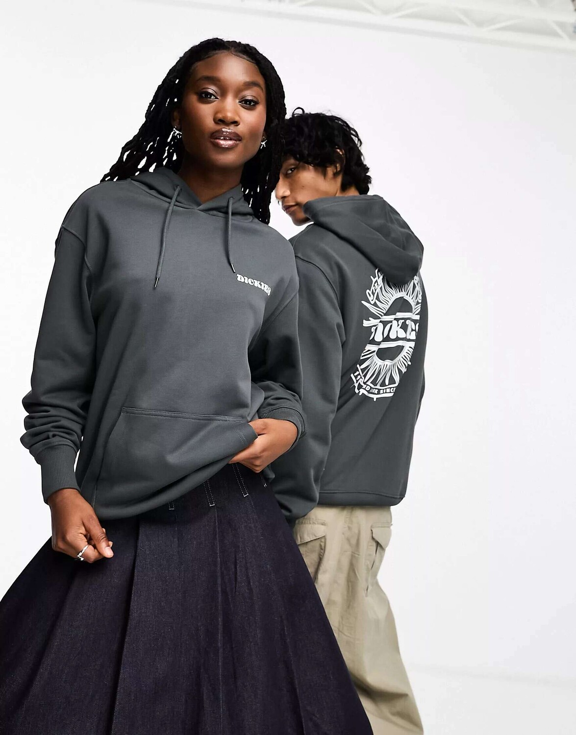 

Темно-серый худи с принтом на спине Dickies lovetsville