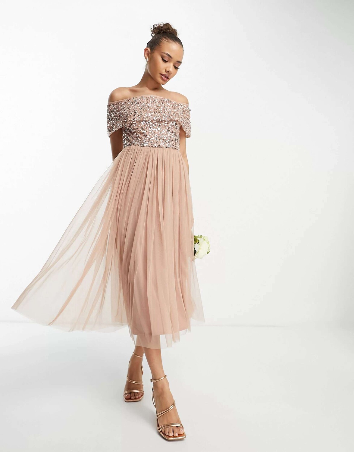 

Темно-серое платье миди с отделкой и бардо Beauut Bridesmaid, Серый