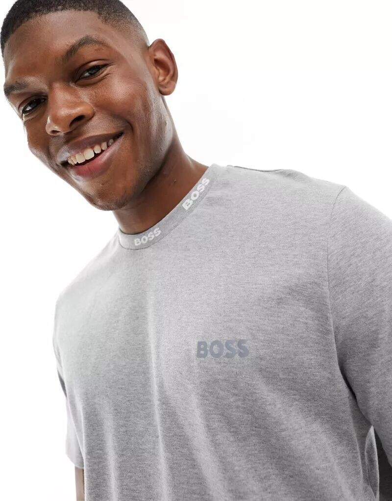 

Серая футболка свободного кроя BOSS