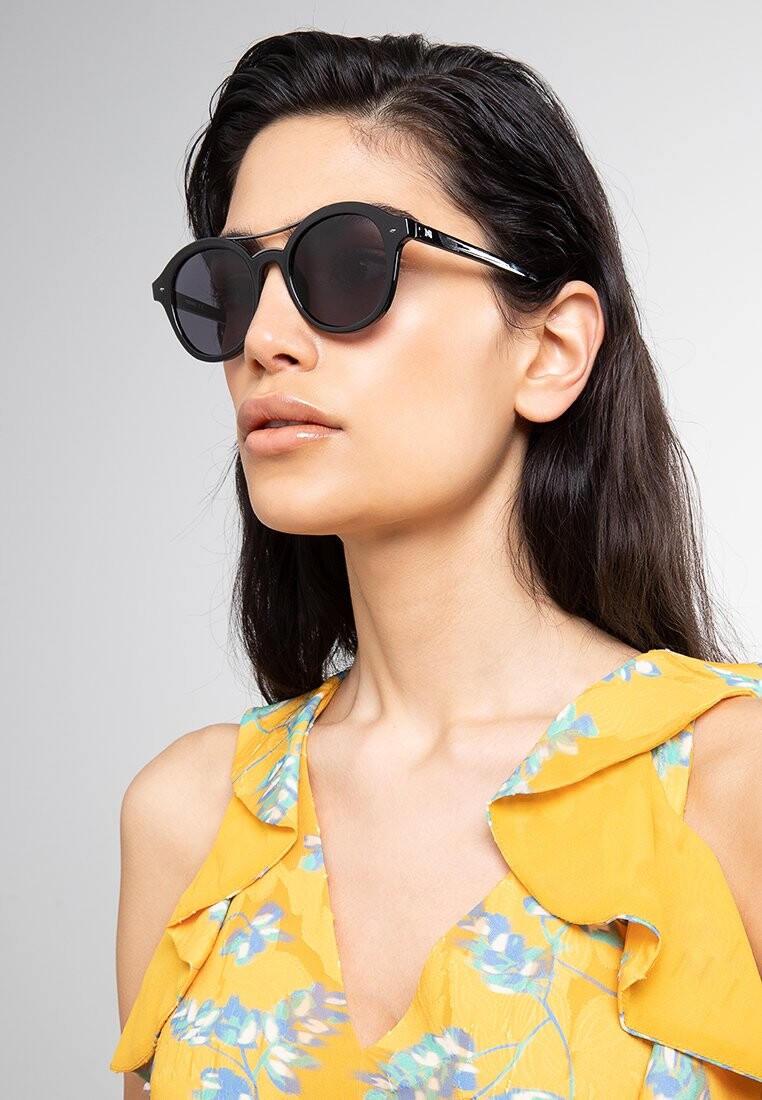 

Солнцезащитные очки Missoni, черный