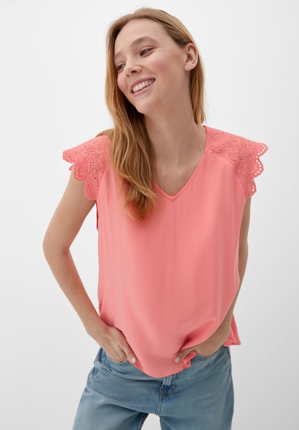 

Блузка MIT BRODERIE ANGLAISE QS, цвет koralle