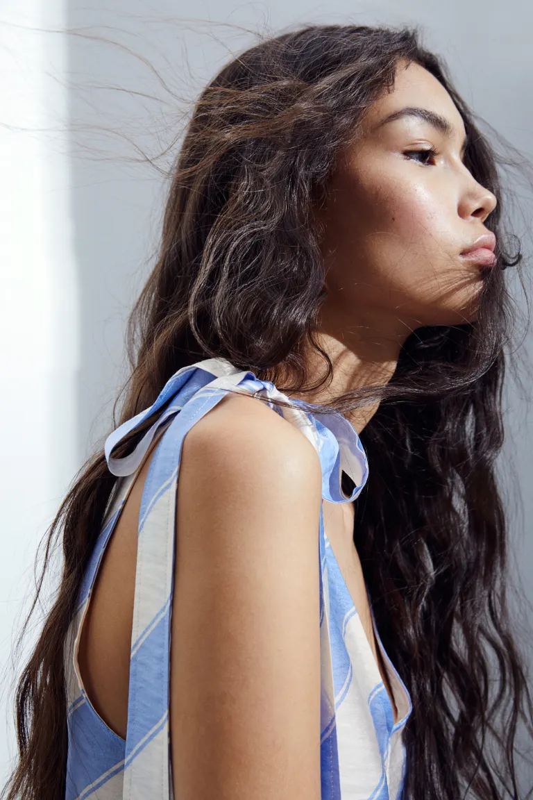 Топ на завязках H&M, бежевый женский приталенный топ с v образным вырезом и рукавом 2023