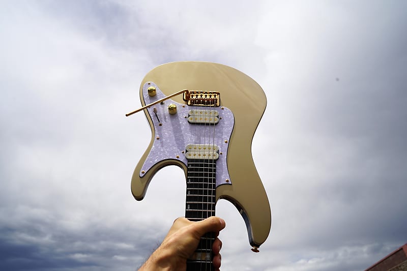 цена Электрогитара Ibanez Signature KRYS10 Scott LePage 6-String Electric Guitar w/ Gig Bag