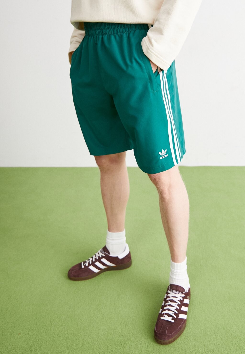 

Спортивные брюки adidas Originals, студенческий зеленый